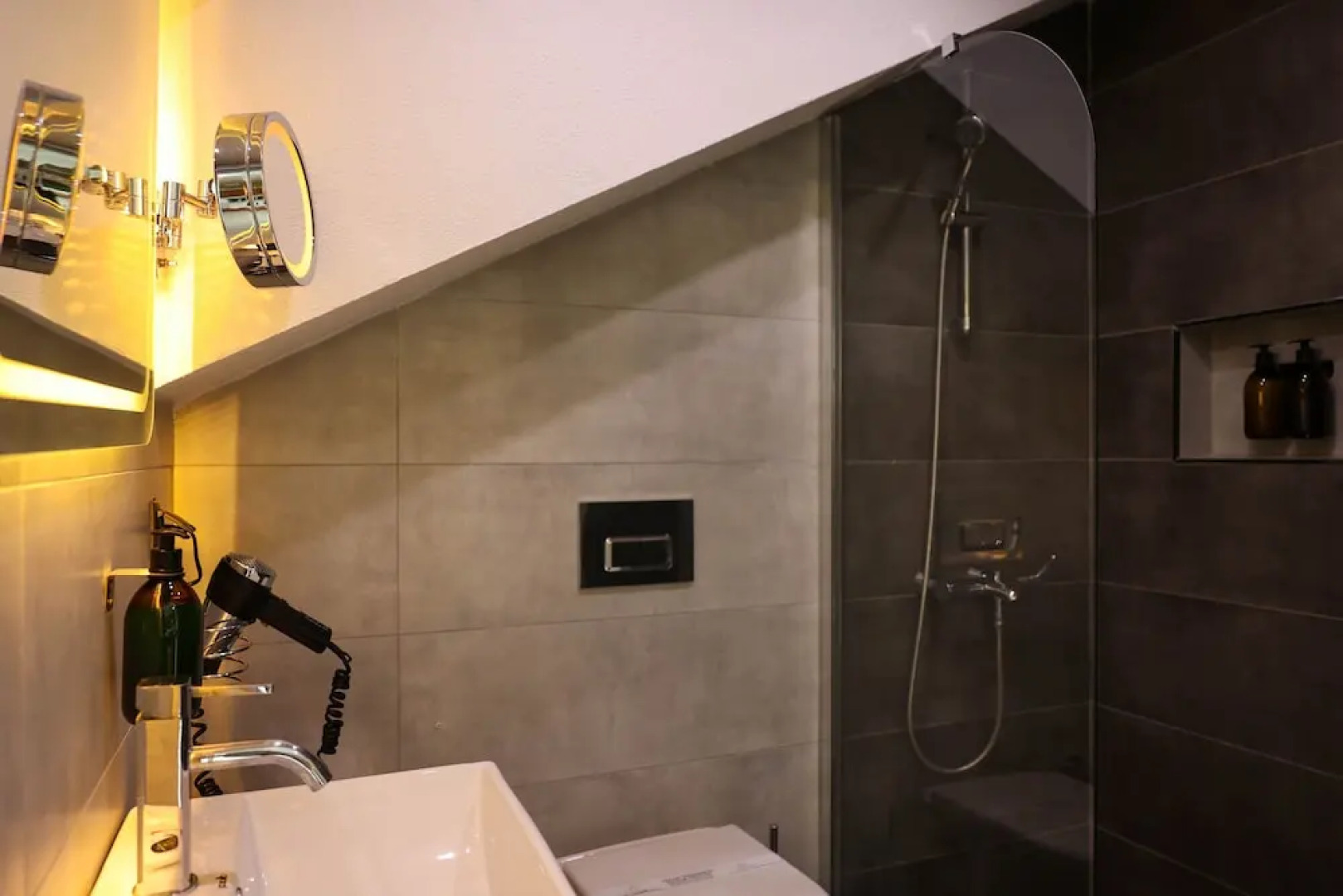 Garden Mode Airport Hotel