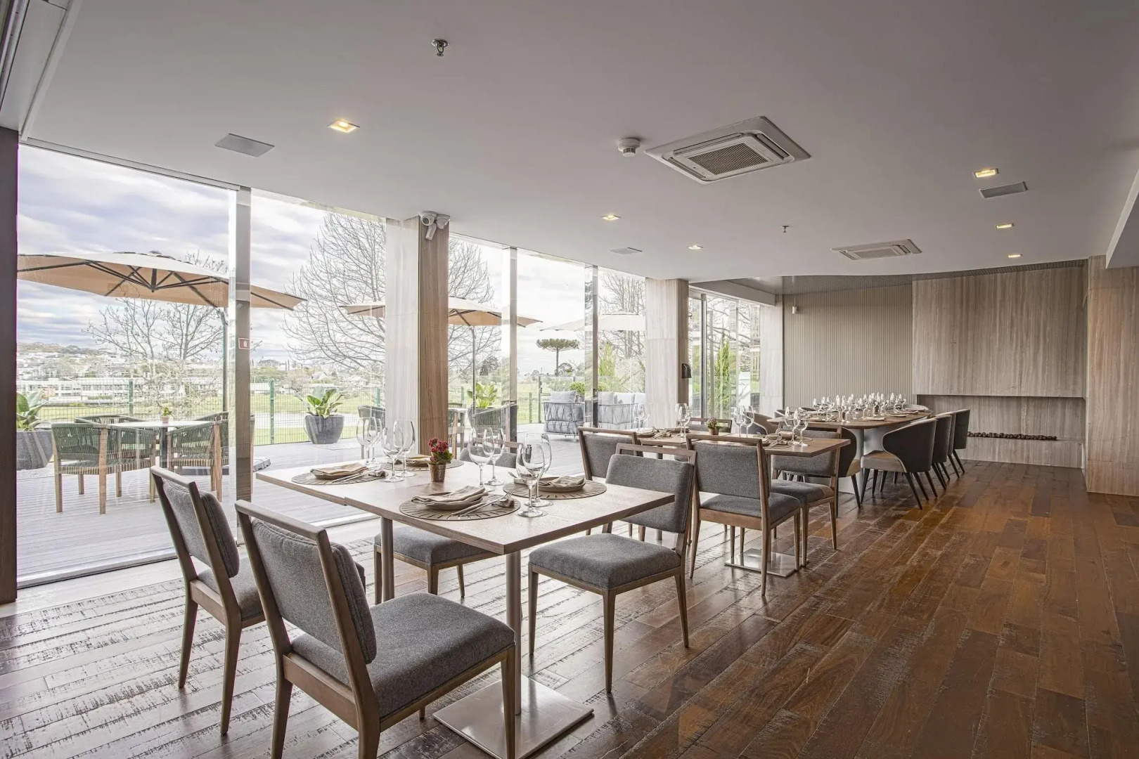 Suryaa Hotel Pinhais, Curio Collection by Hilton