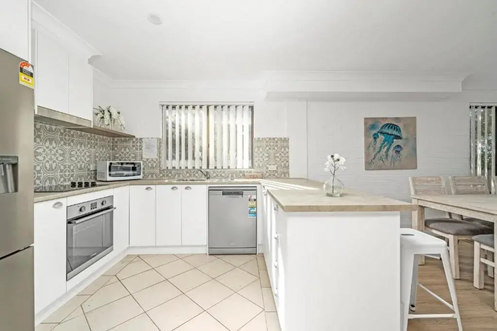 Husky 56 Deluxe Beachfront Villa's