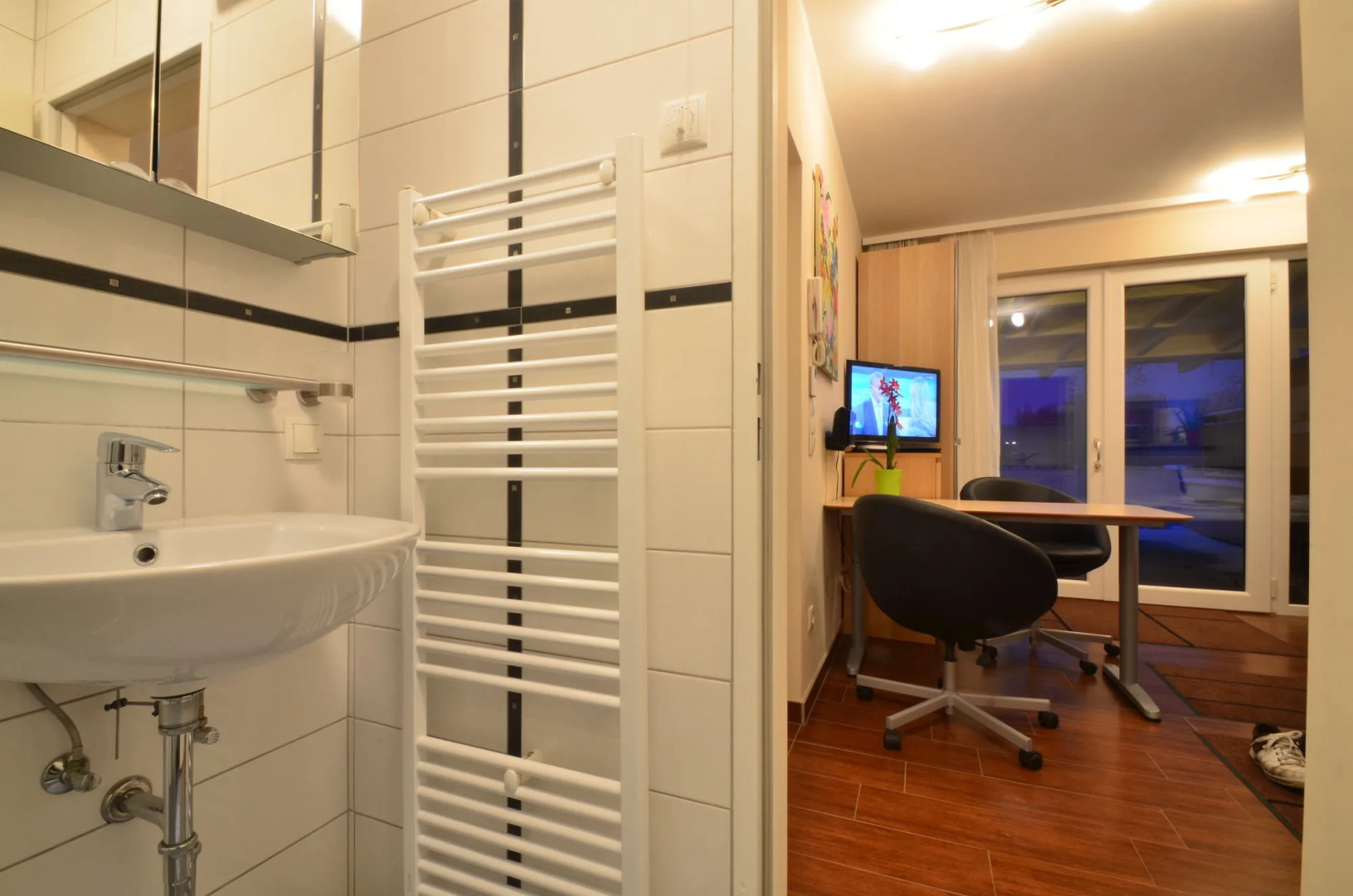 AJO Vienna Beach - Contactless Check-in