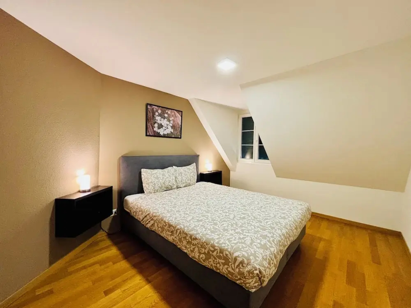 TONIGHT Apartments