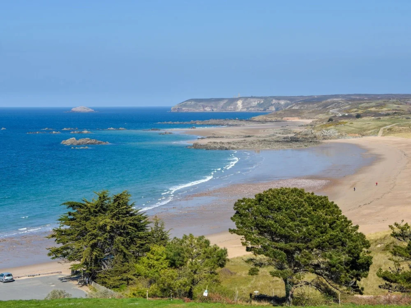 Beautiful Holiday Home With Large Garden in Brittany 1 km From the Beach