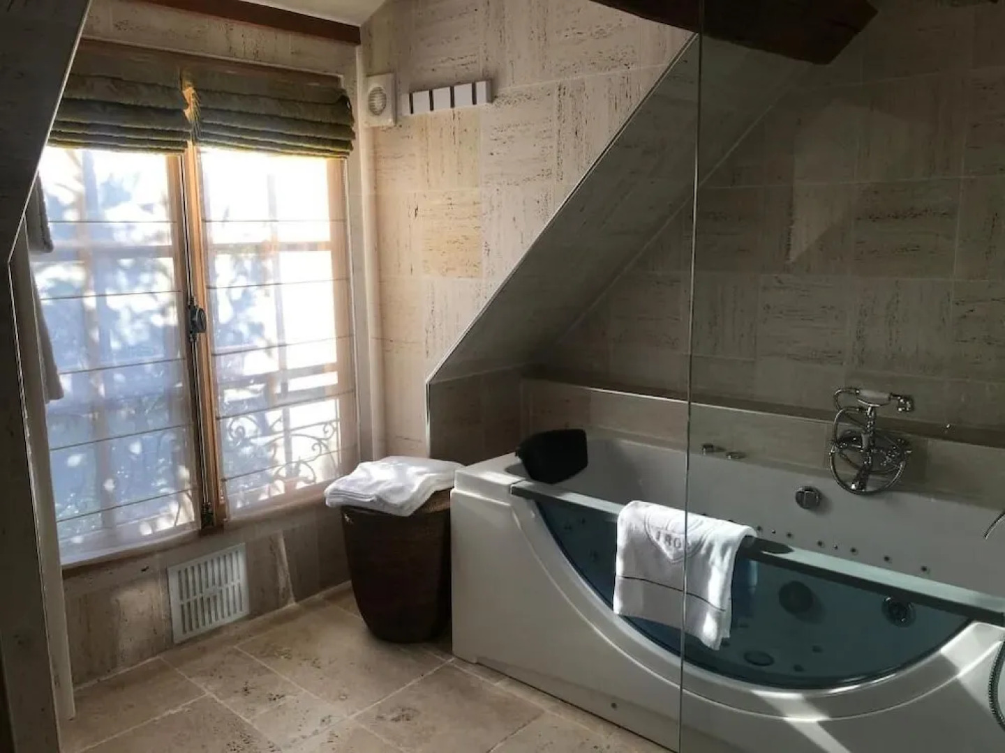 Besharat Gallery & Museum