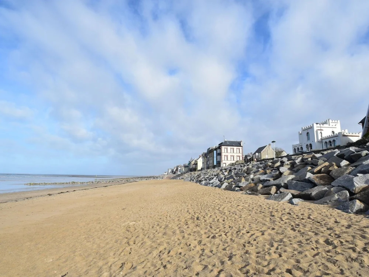 Beautiful, Renovated Cottage With Garden 500 Meters From the Beach