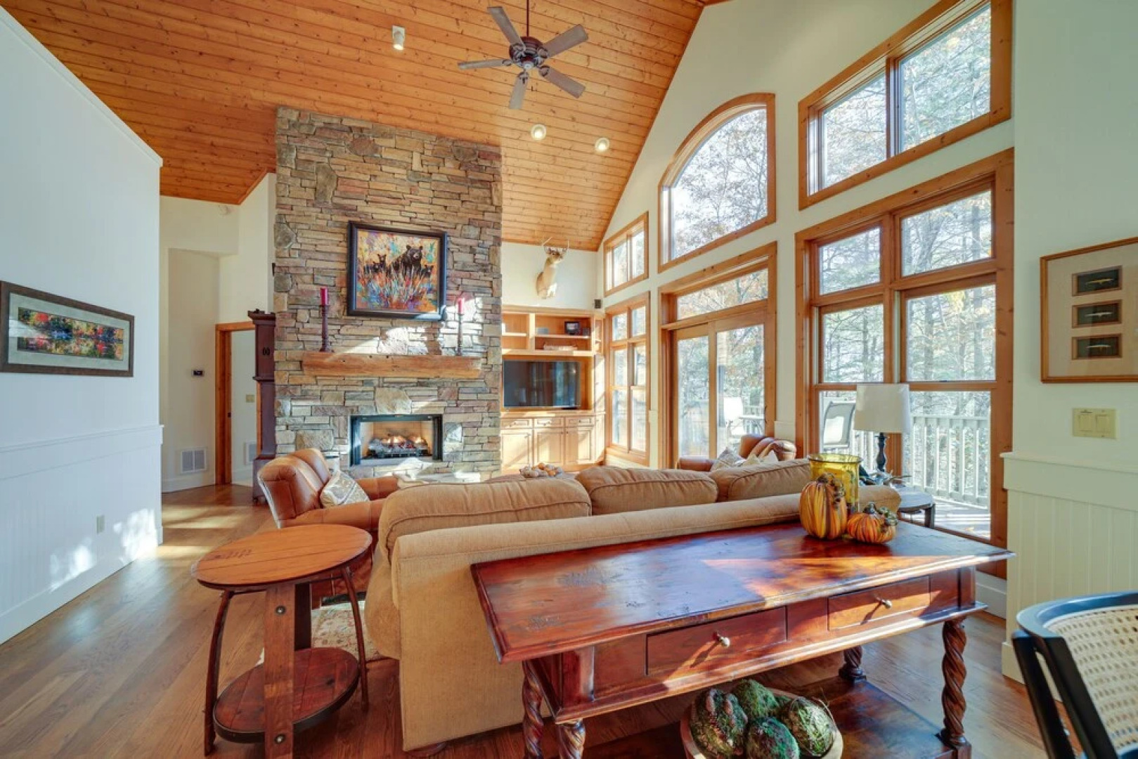 Sapphire Vacation Rental < 1 Mi to Whisper Lake!