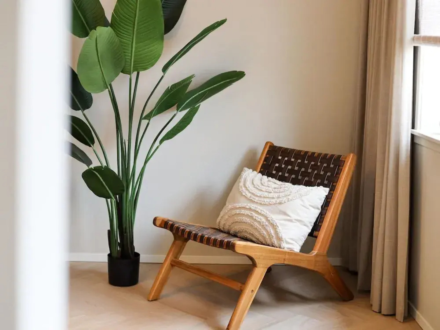 Pleasant Holiday Home in Vrouwenpolder With Garden