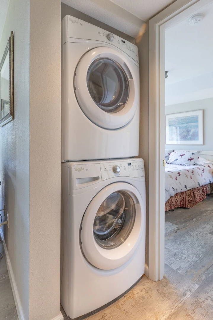 Stoneridge 3BR Standard Condo, Sleeps 8 by RedAwning