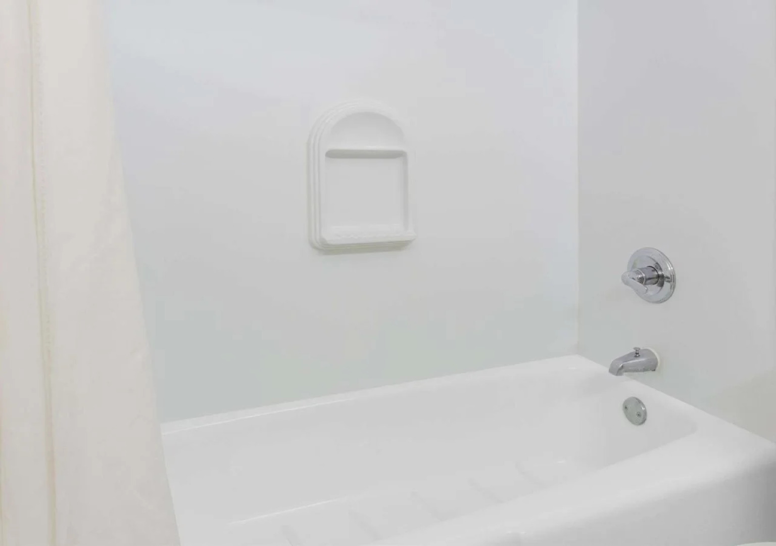 HomeTowne Studios by Red Roof Painted Post