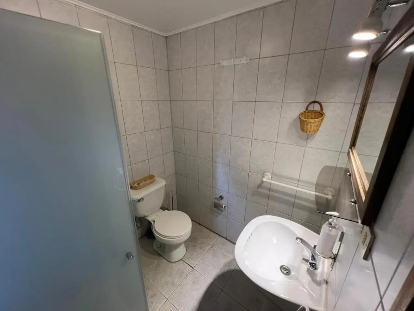 Patagonia Baker Lodge