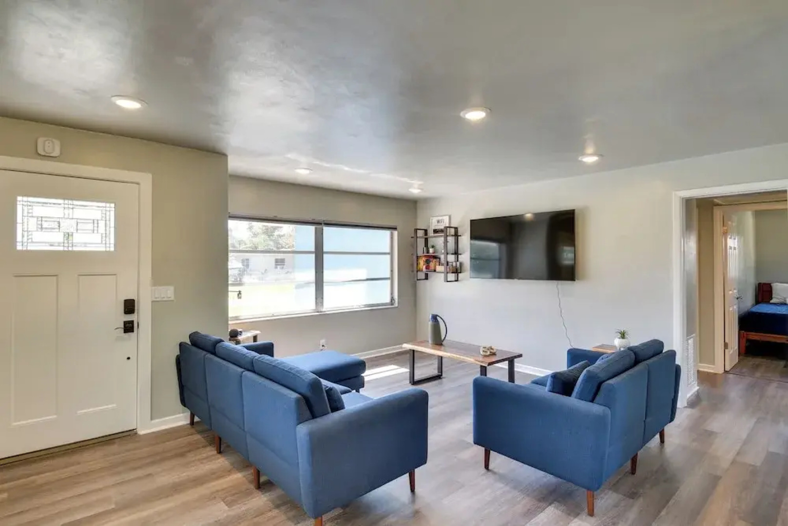 Vibrant Deland House Near Stetson University!