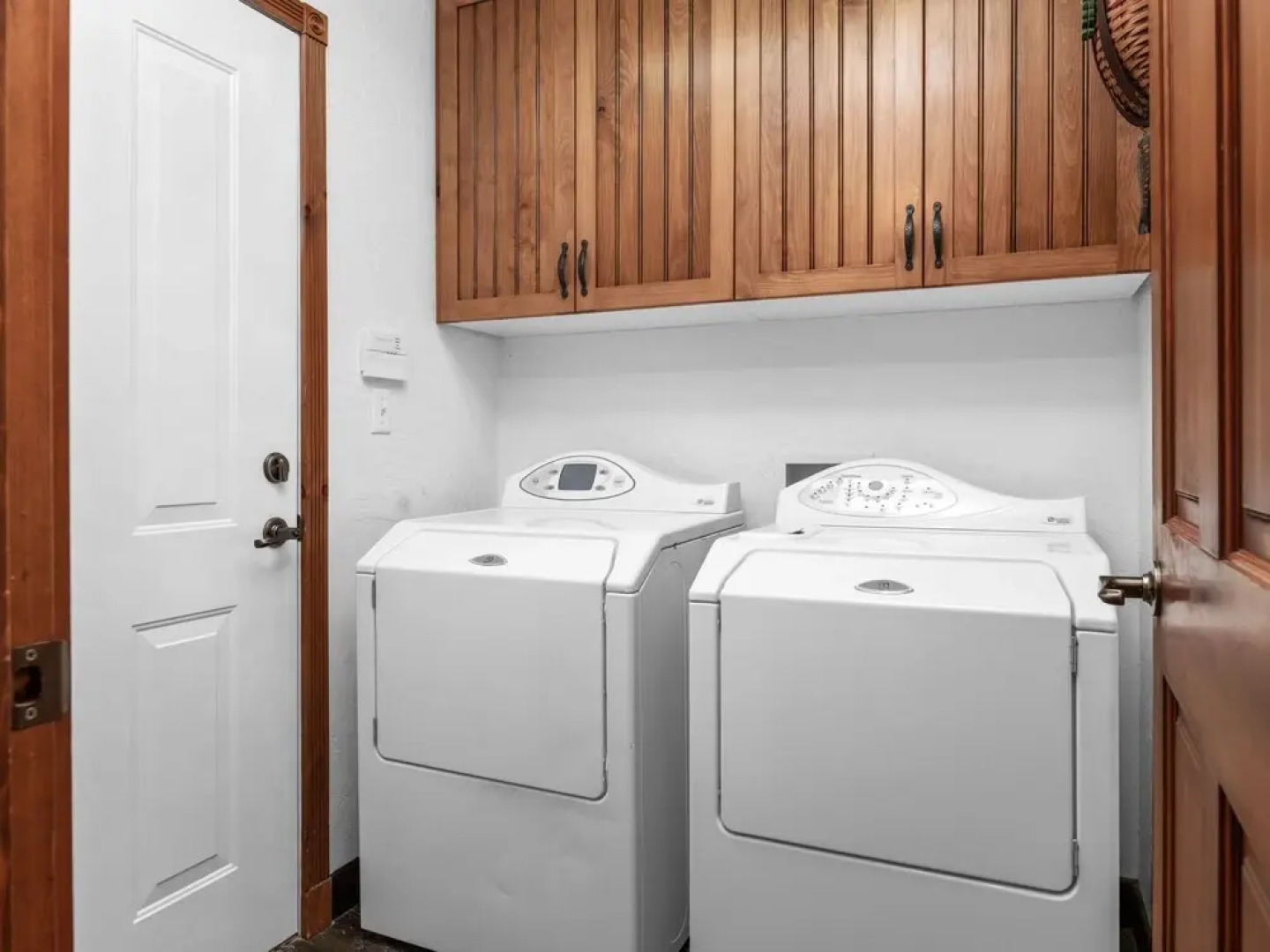 Adventure Hub~backcountry Skisnowmobilescuba Diving 734 3 Bedroom Townhouse