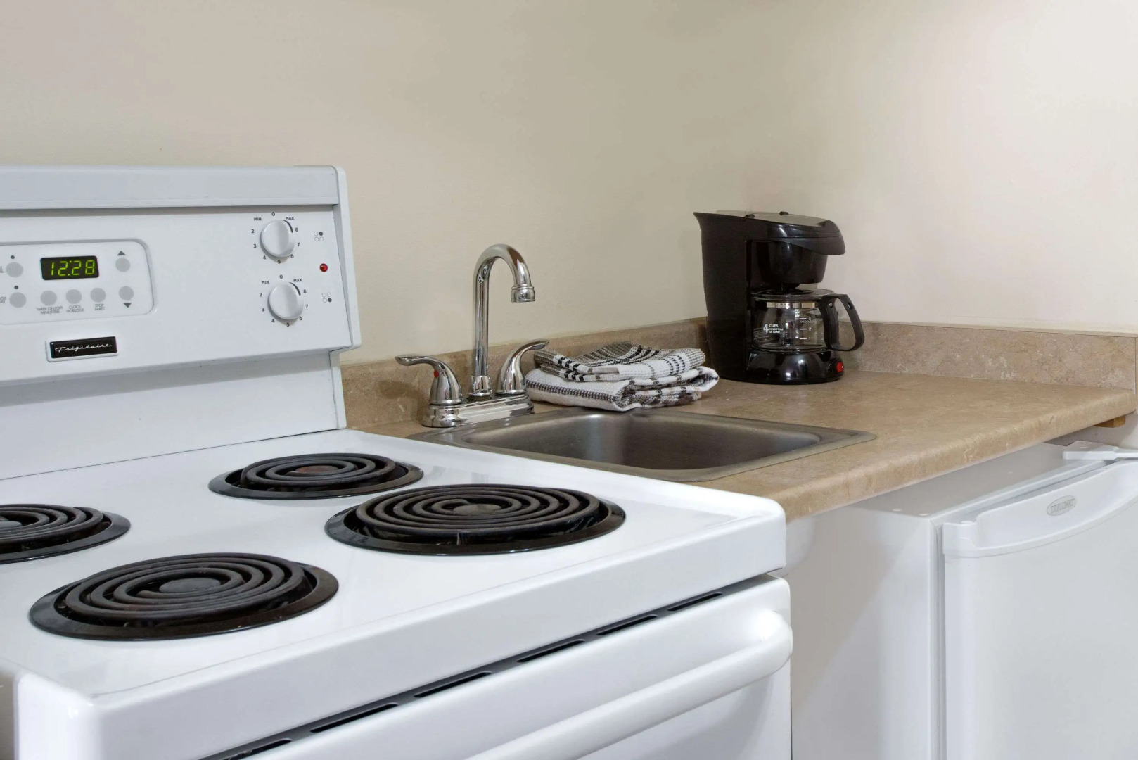 Super 8 by Wyndham Kingston