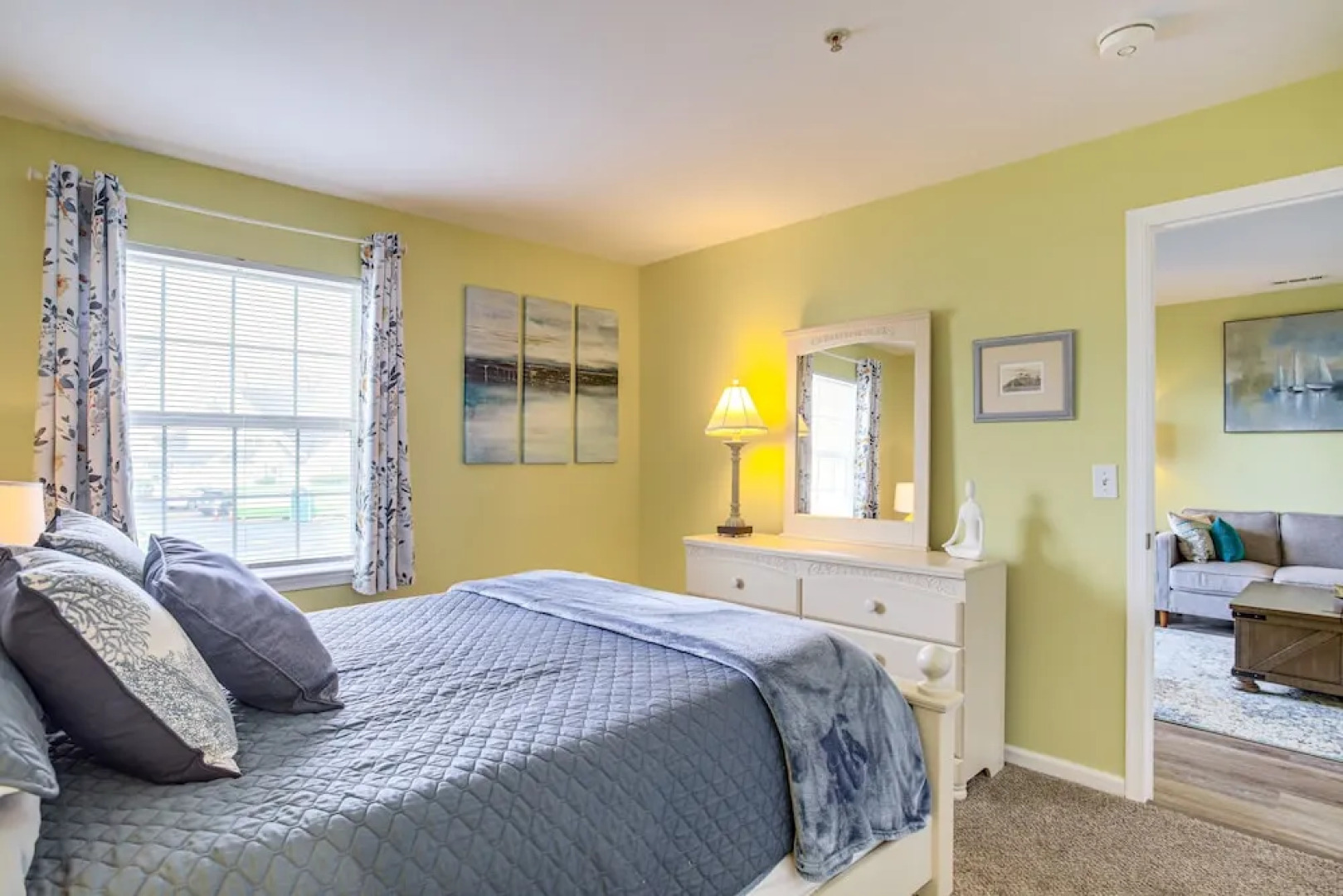 3 Mi to Savannah Beach: Lewes Condo w/ Pool Access