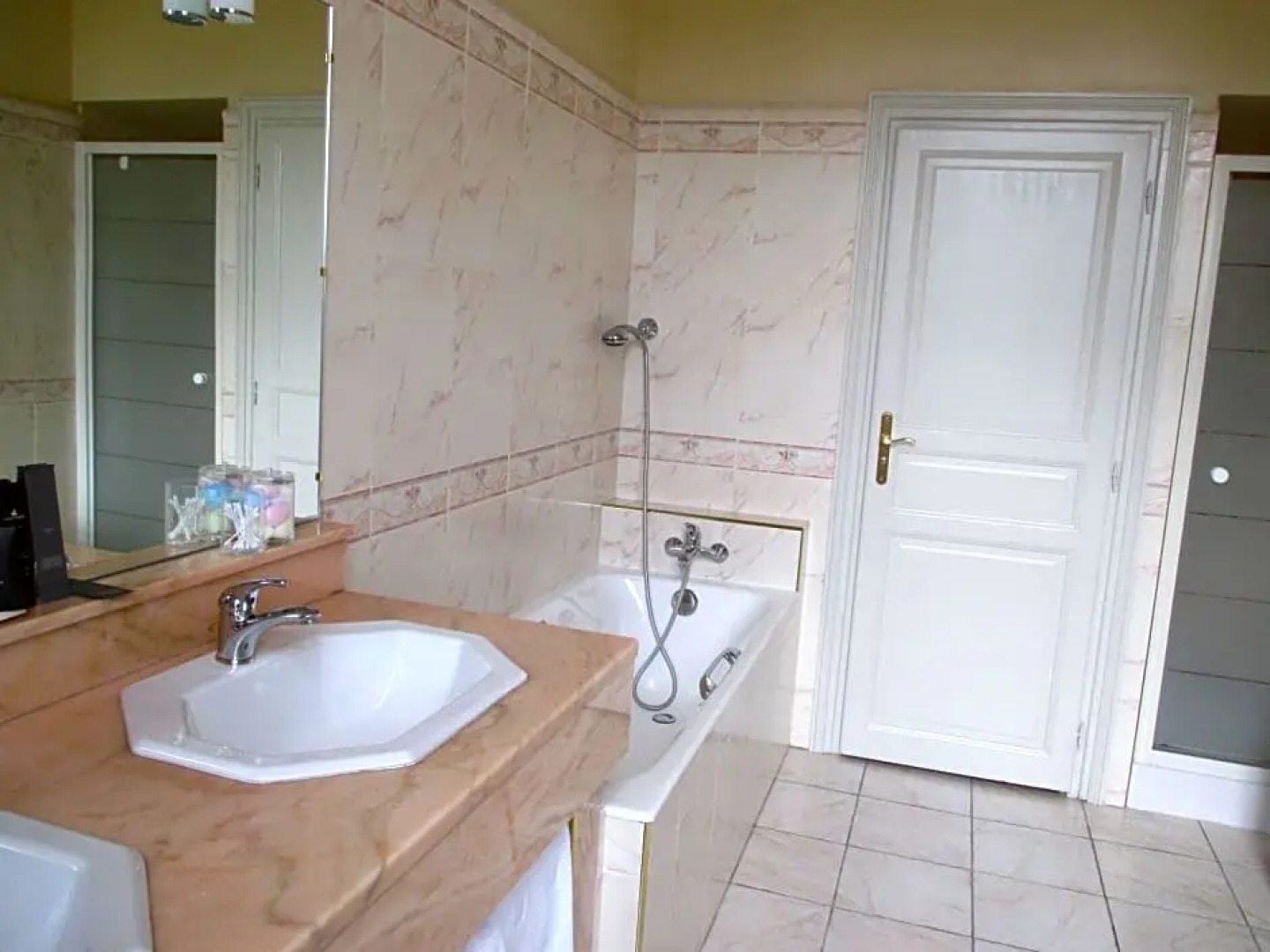 Hostellerie du Château des Monthairons