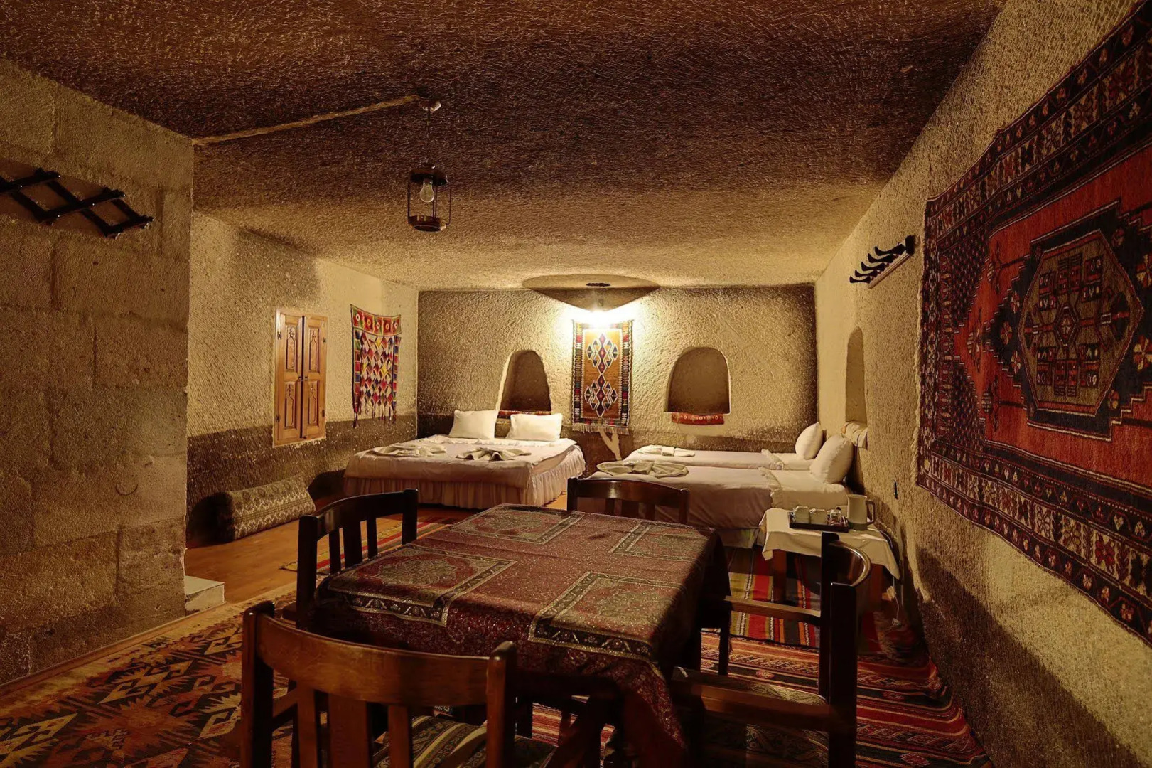 Cave Hotel Saksagan