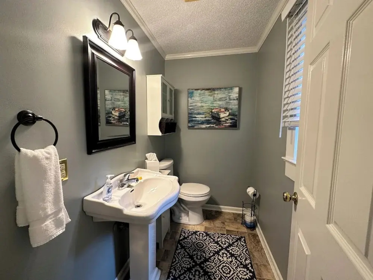 Mountainaire Inn and Log Cabins