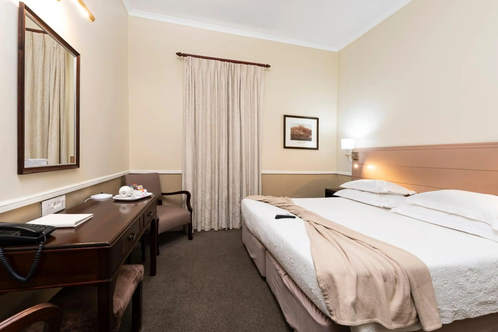 Queen’s Hotel by BON Hotels