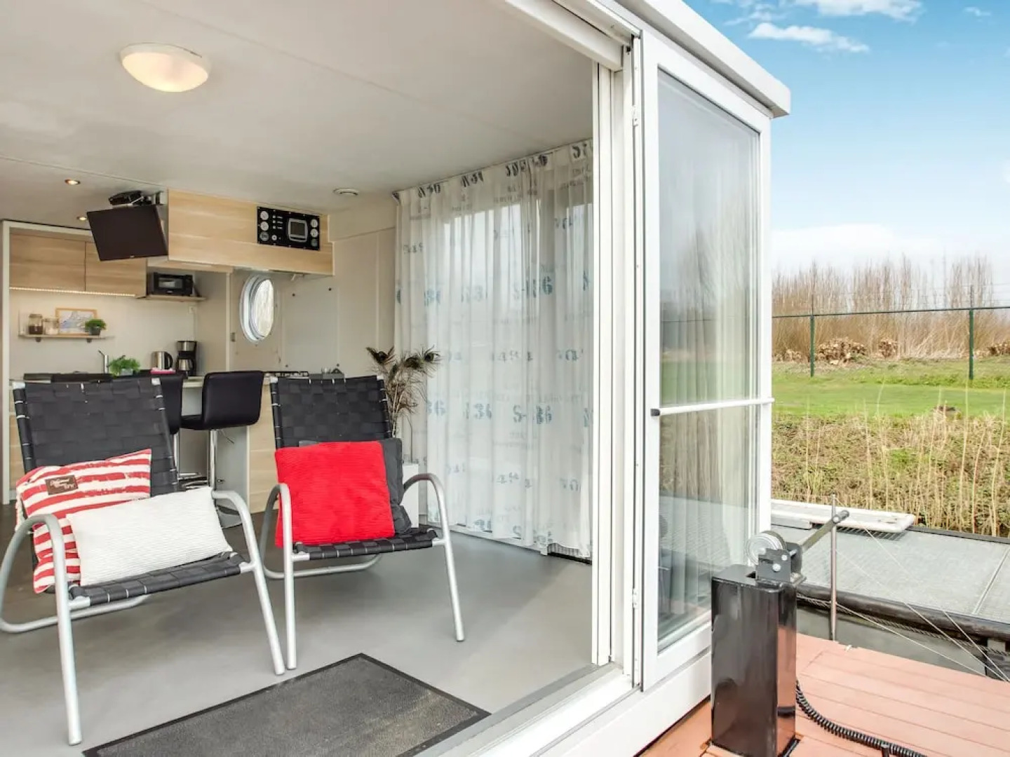 Werkendam House Boat near National Park