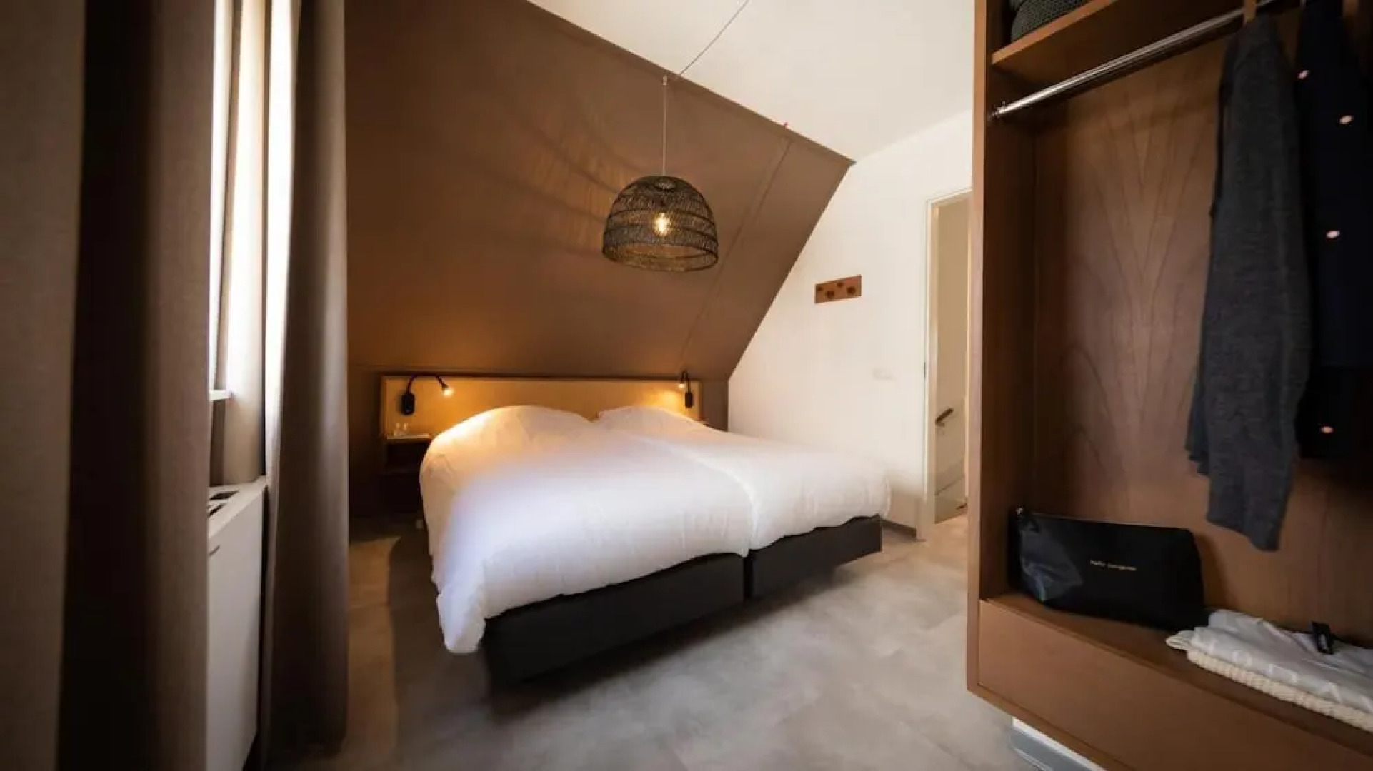 Premium Water 4p in Thorn