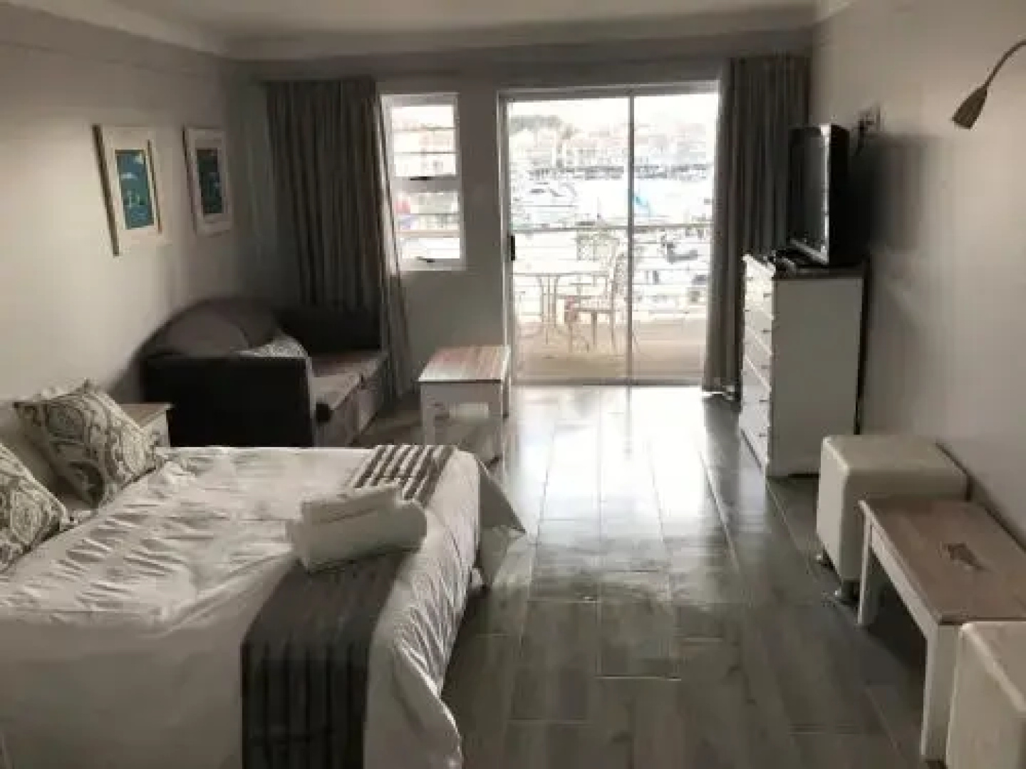 Port Hotel