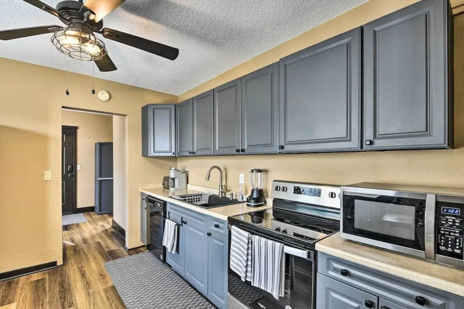 Downtown Deland Home: Walk to Stetson University!