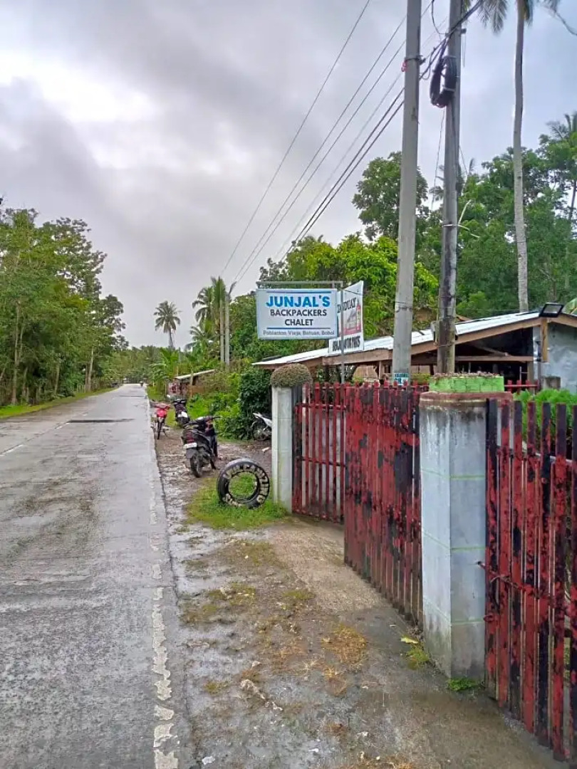 JUNJALs Backpackers Chalet