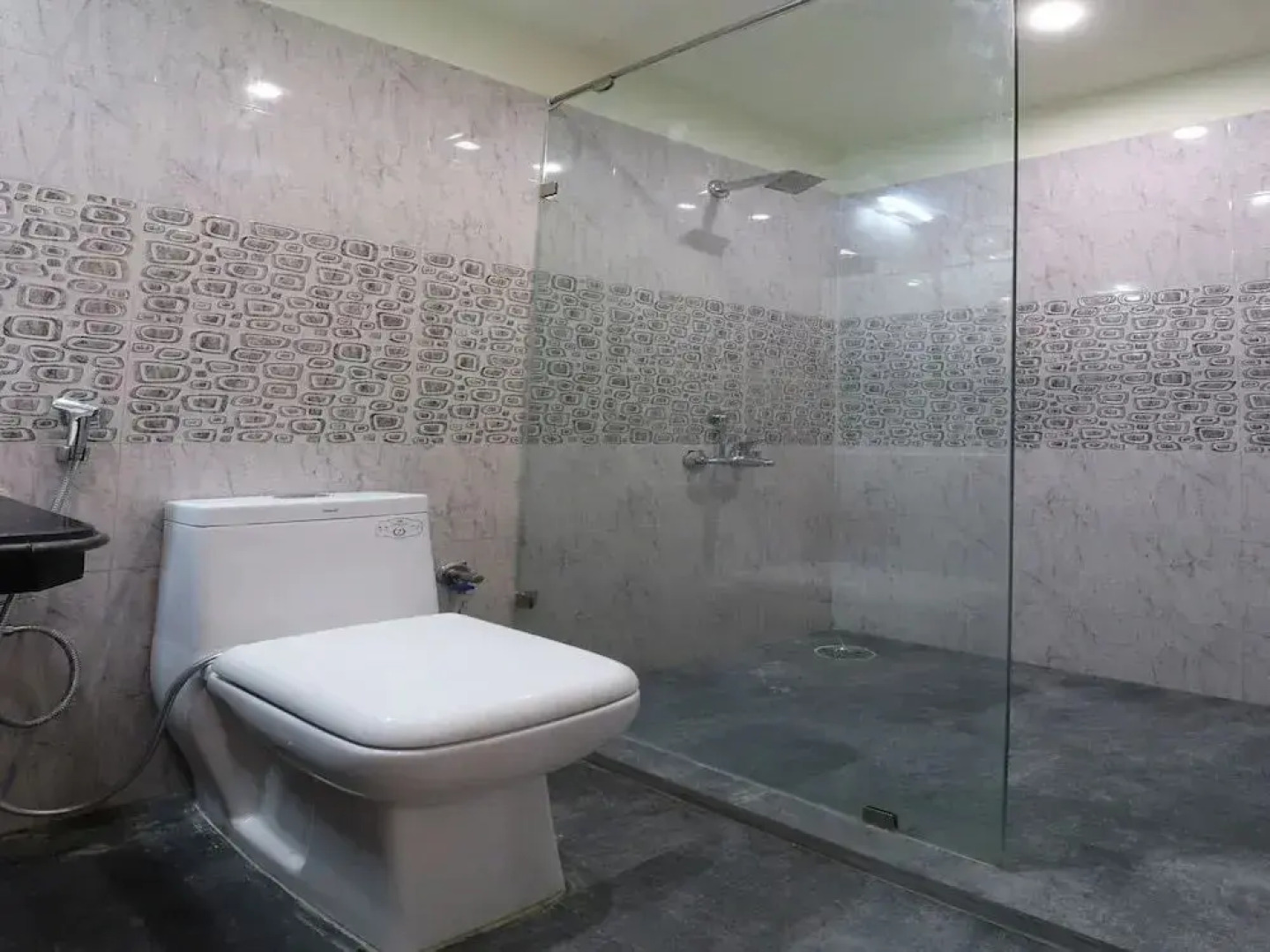 Comfort Inn by OYO Rooms