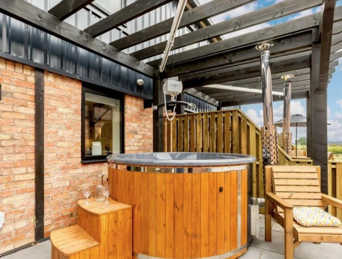 Fawn Cottage Disabled Adapted 3 Bedroom hot tub