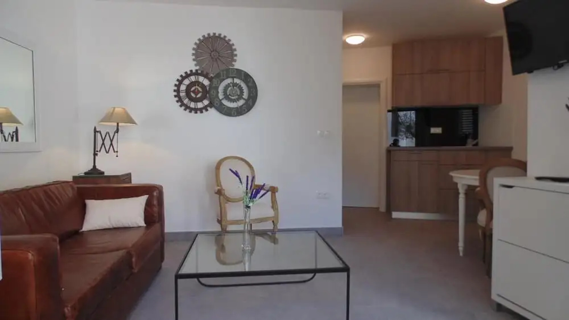 Downtown Luxury Suites