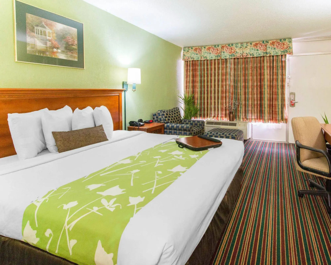 Econo Lodge Savannah Gateway I-95