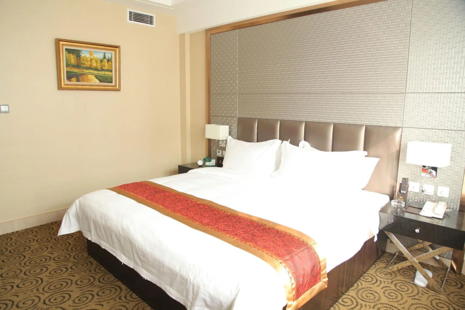 Qingdao Jinzhongtai Hotel