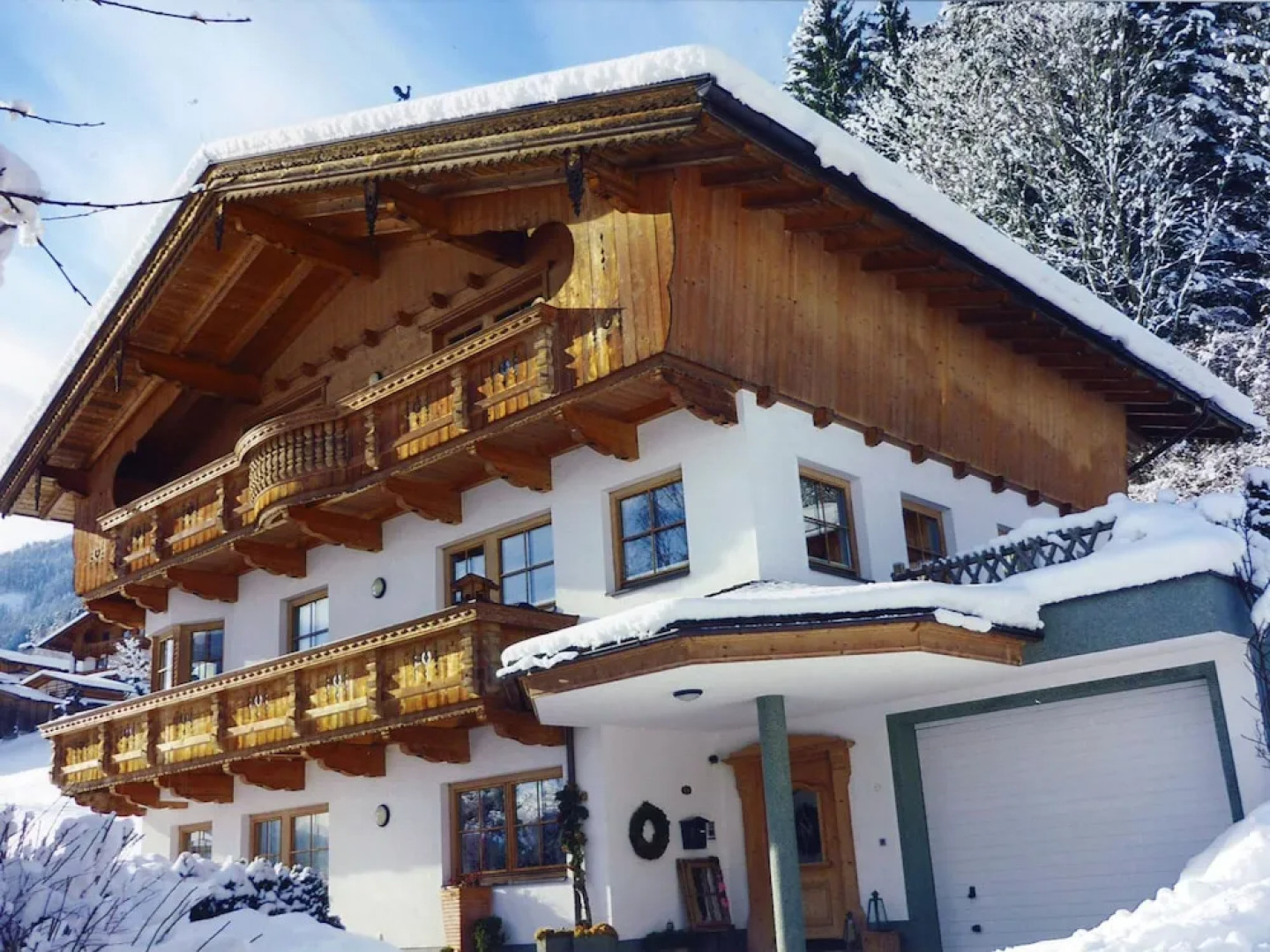 Cozy Couple or Group Chalet in Fgenberg Near Ski Slopes