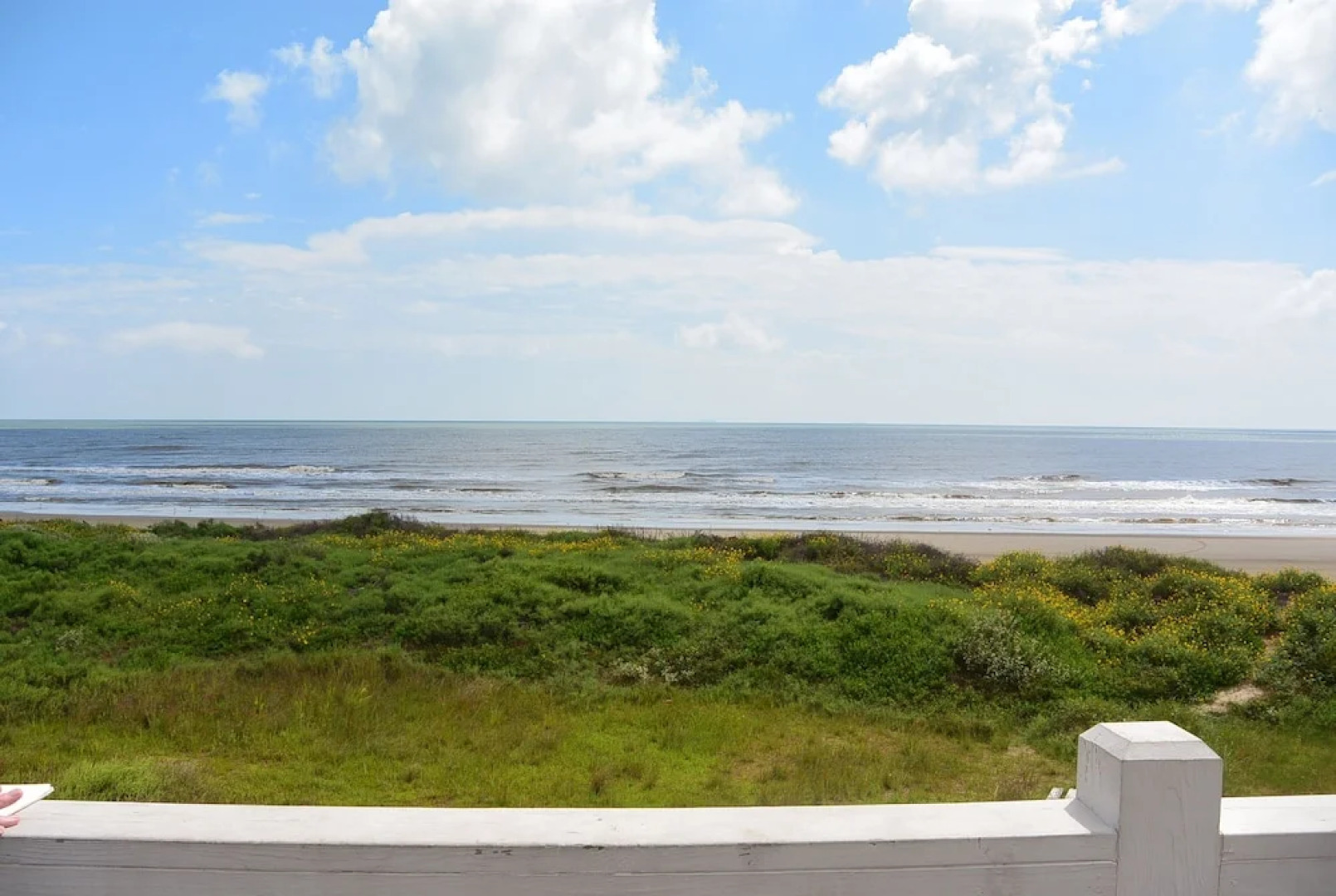 Surf And Sand 4 Bedroom Home by RedAwning