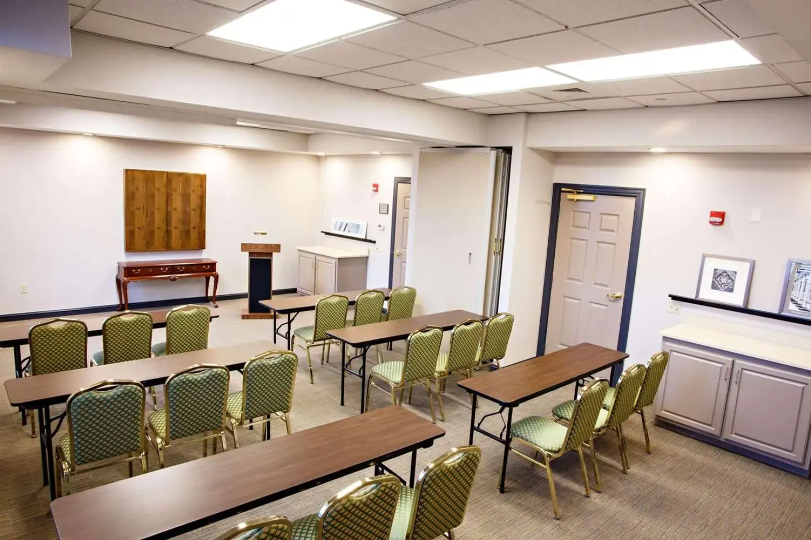Country Inn & Suites by Radisson, Harrisburg West, PA