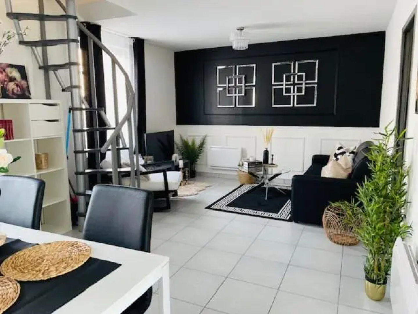 Agréable Maison 2 chambres, parking gratuit, proche centre ville et A10