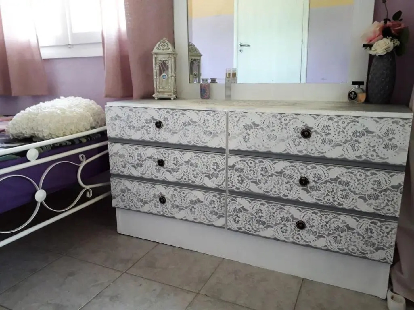 Painter's house by the beach