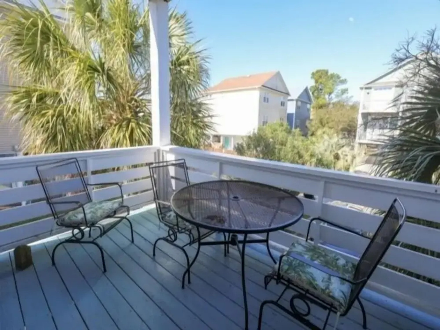 Sandy Bottoms - Relax, Unwind, And Enjoy All The Beach Has To Offer 3 Bedroom Home by Redawning