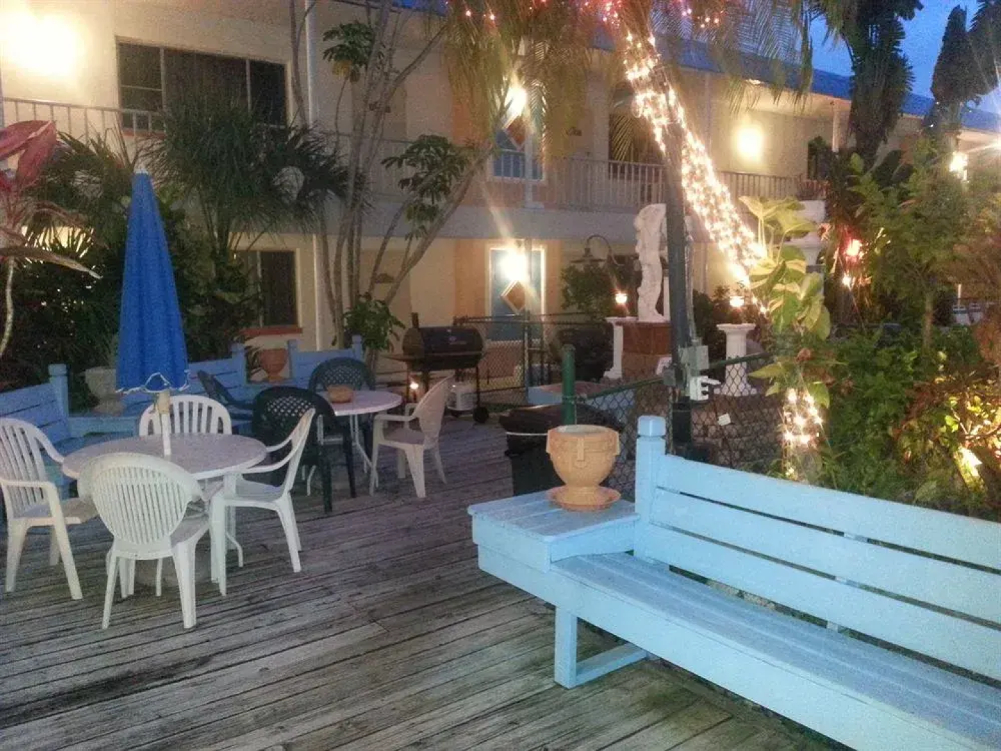 Island House Hotel