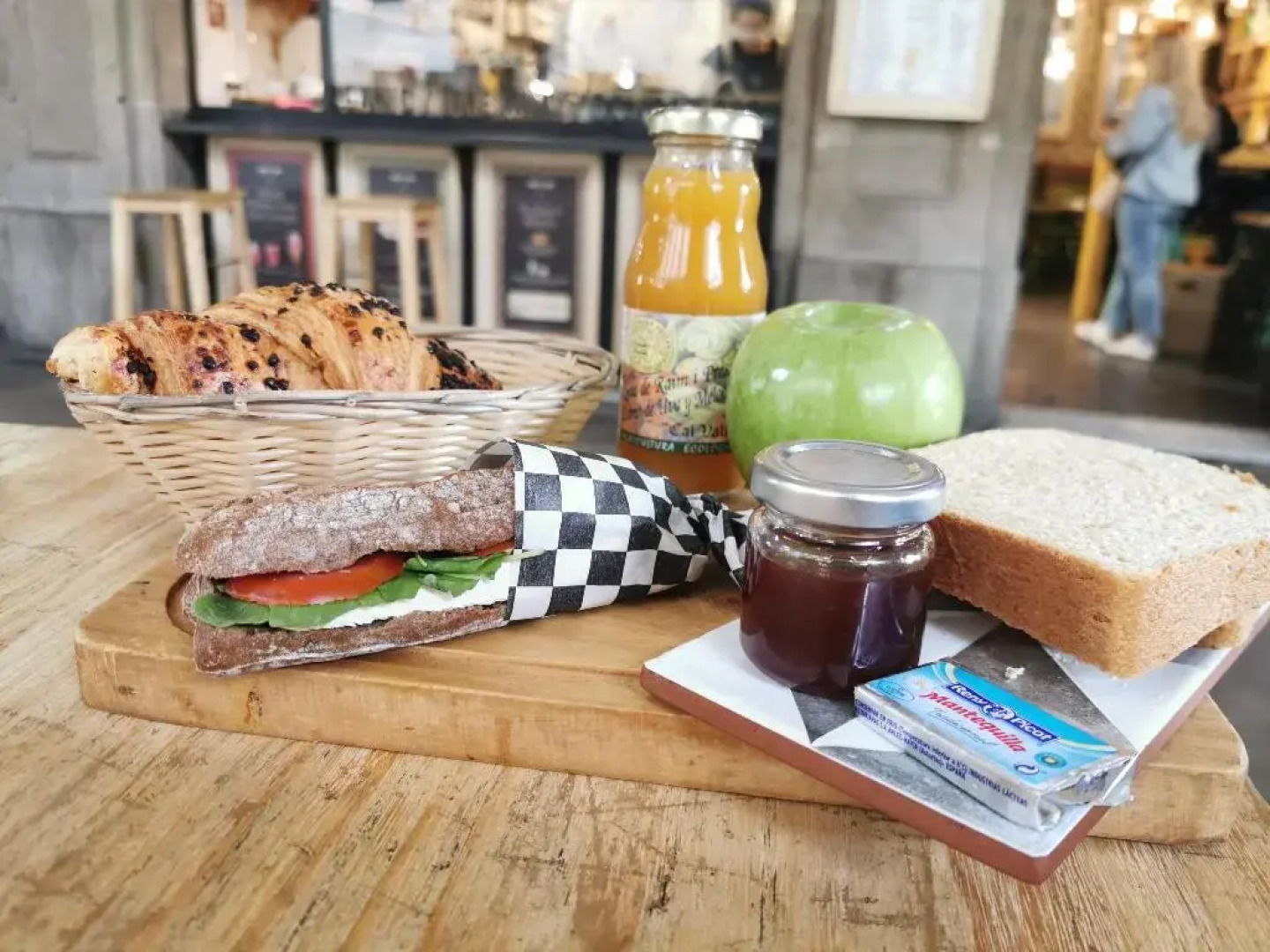 Las Ramblas Pasaje Bacardi Apartments