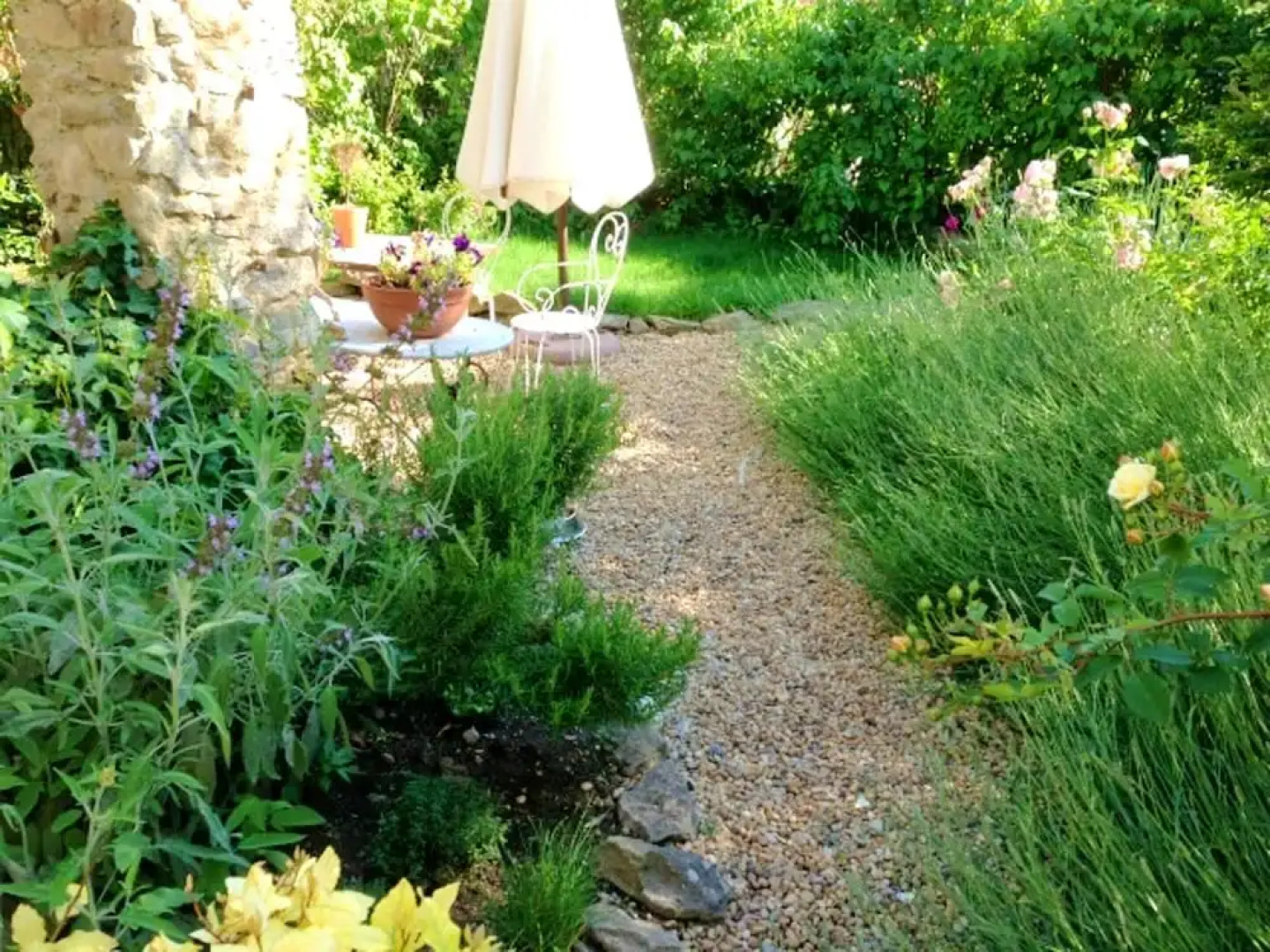 Mansion With 5 Bedrooms in Bouilhonnac, With Furnished Garden and Wifi