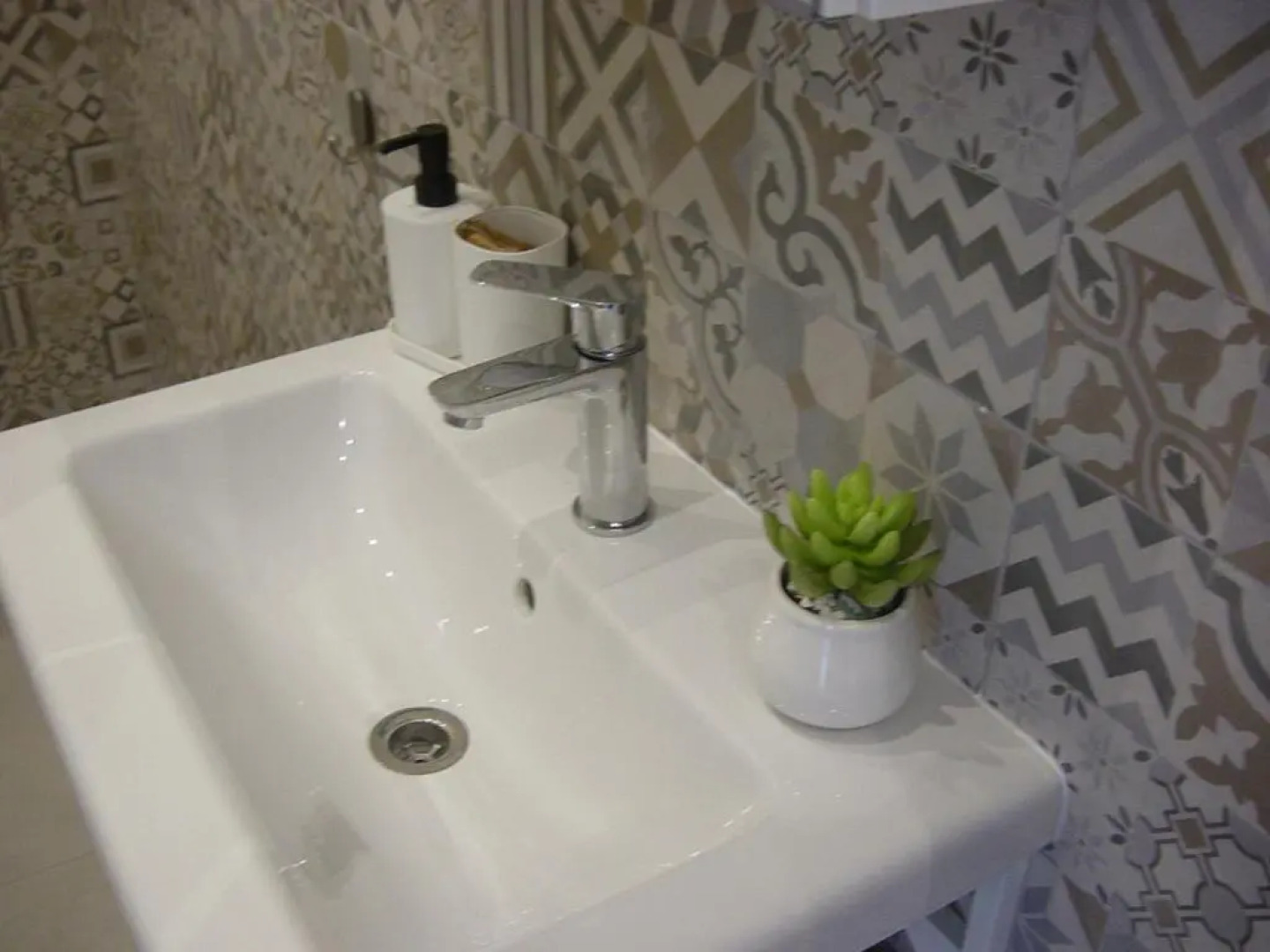 kissunderthemoonapartments