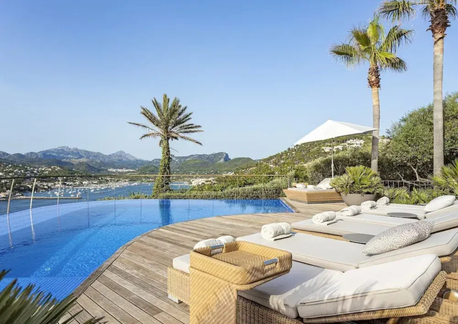 Sea-view Villa Near Port