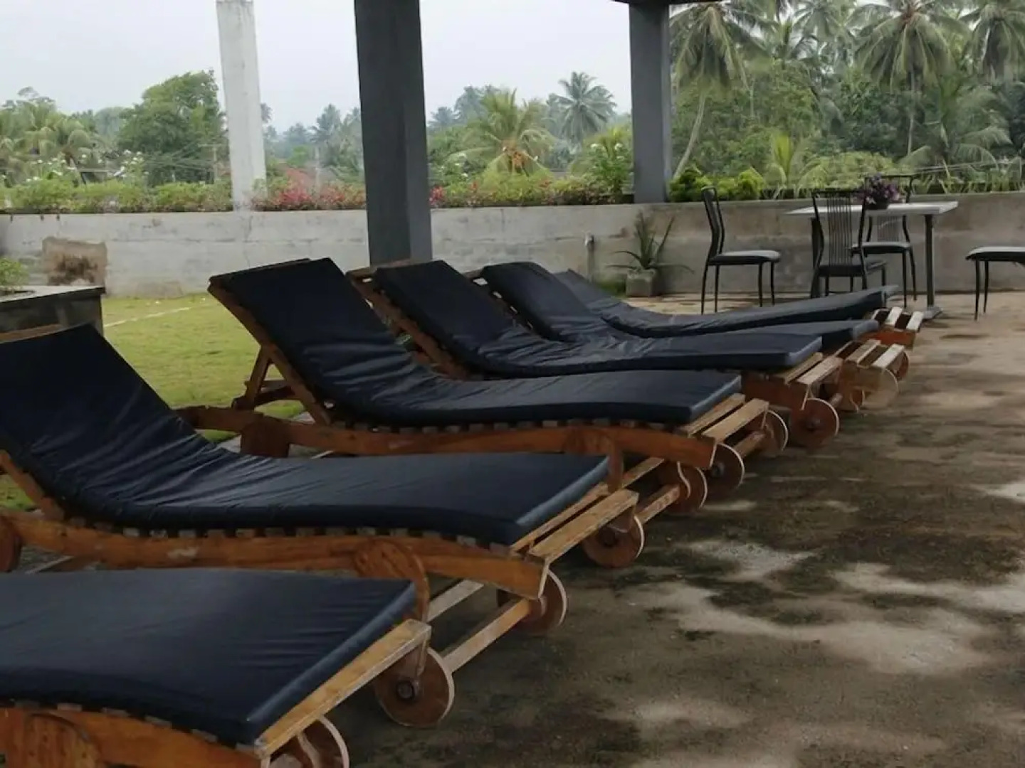 Thumbelina Apartments