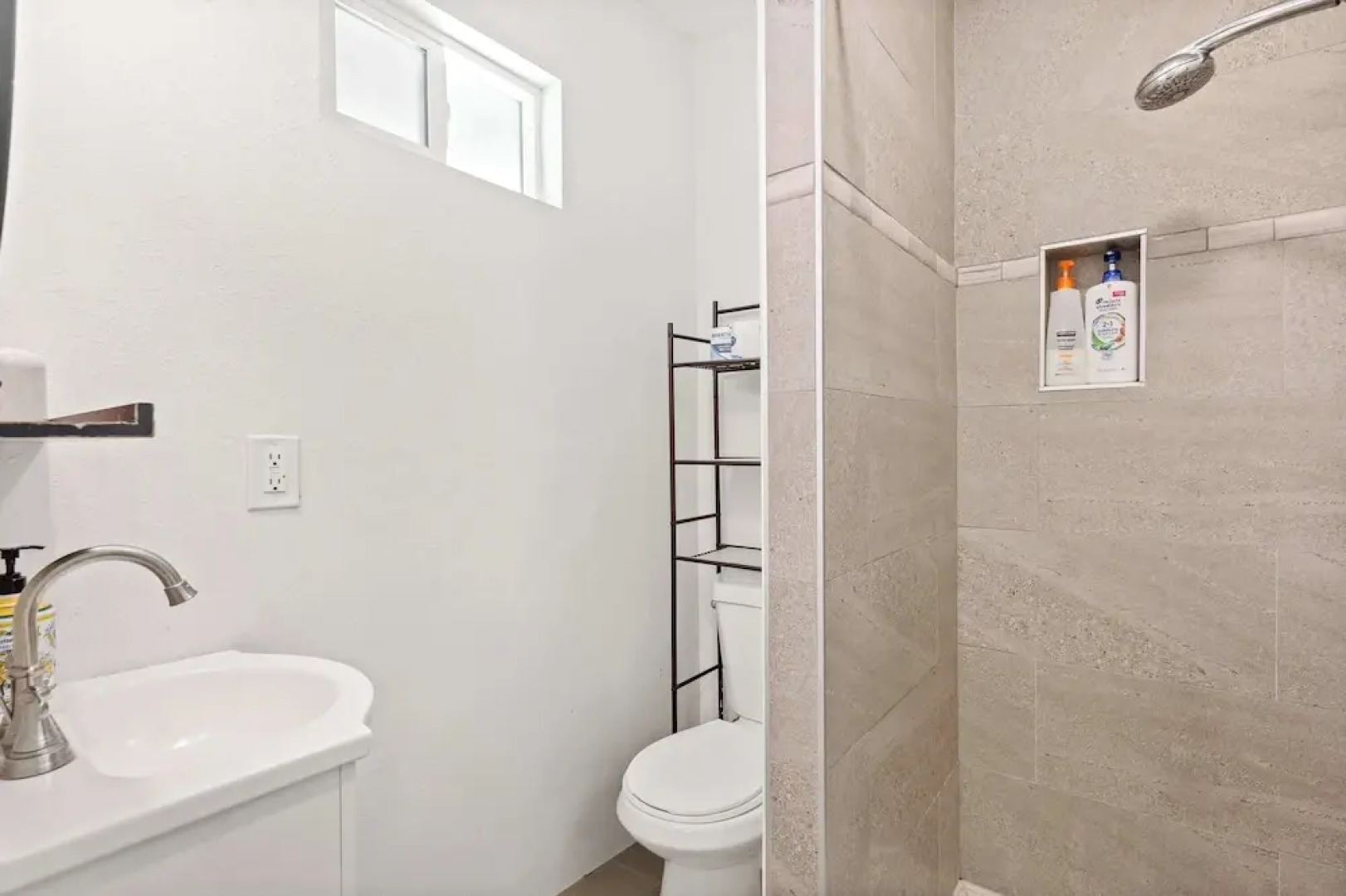 Spacious Family Friendly House in Central Location