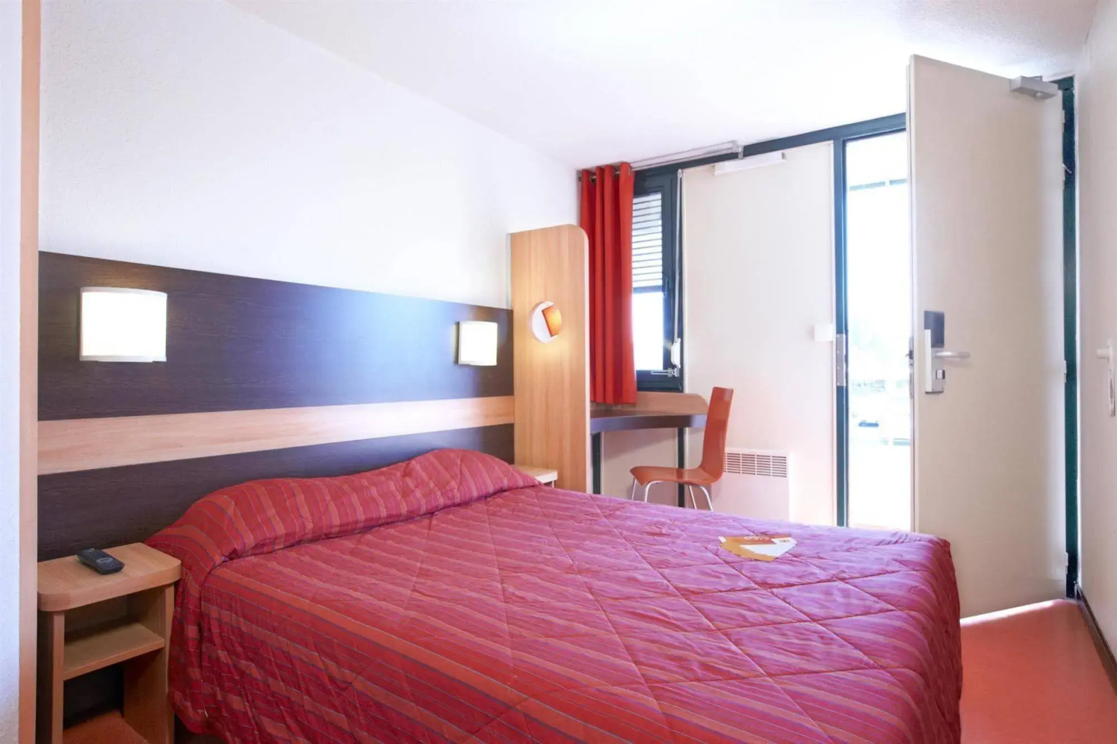 Première Classe Amiens Est - Glisy