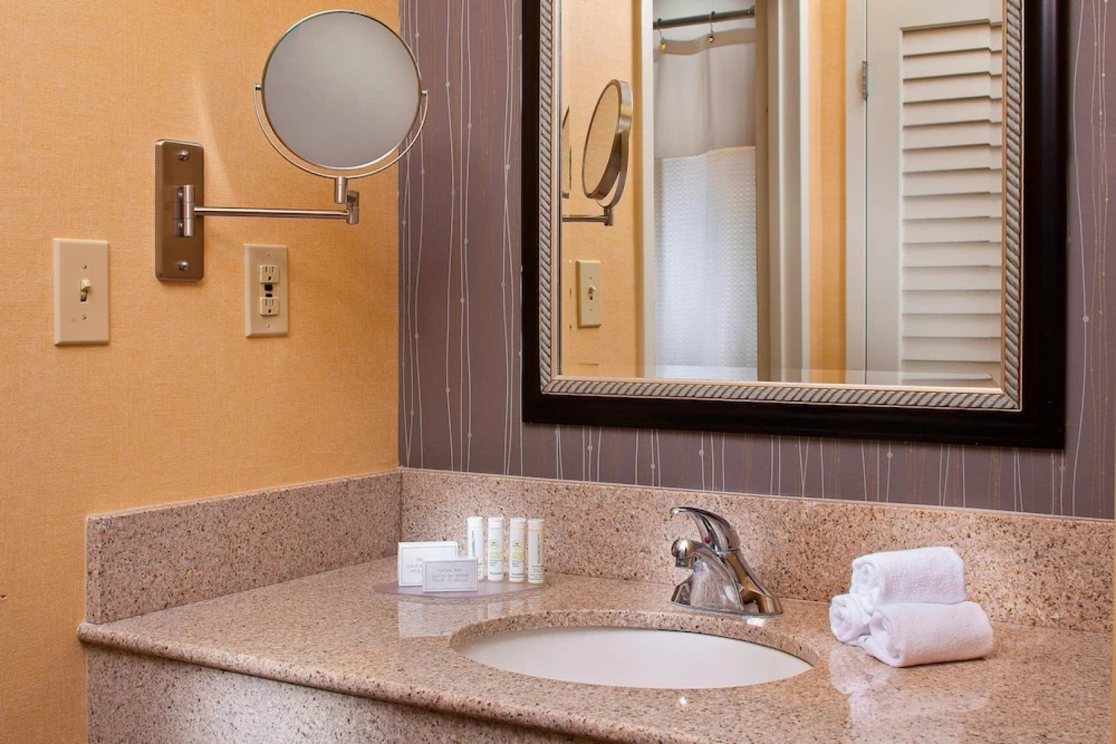 Courtyard Charlottesville North