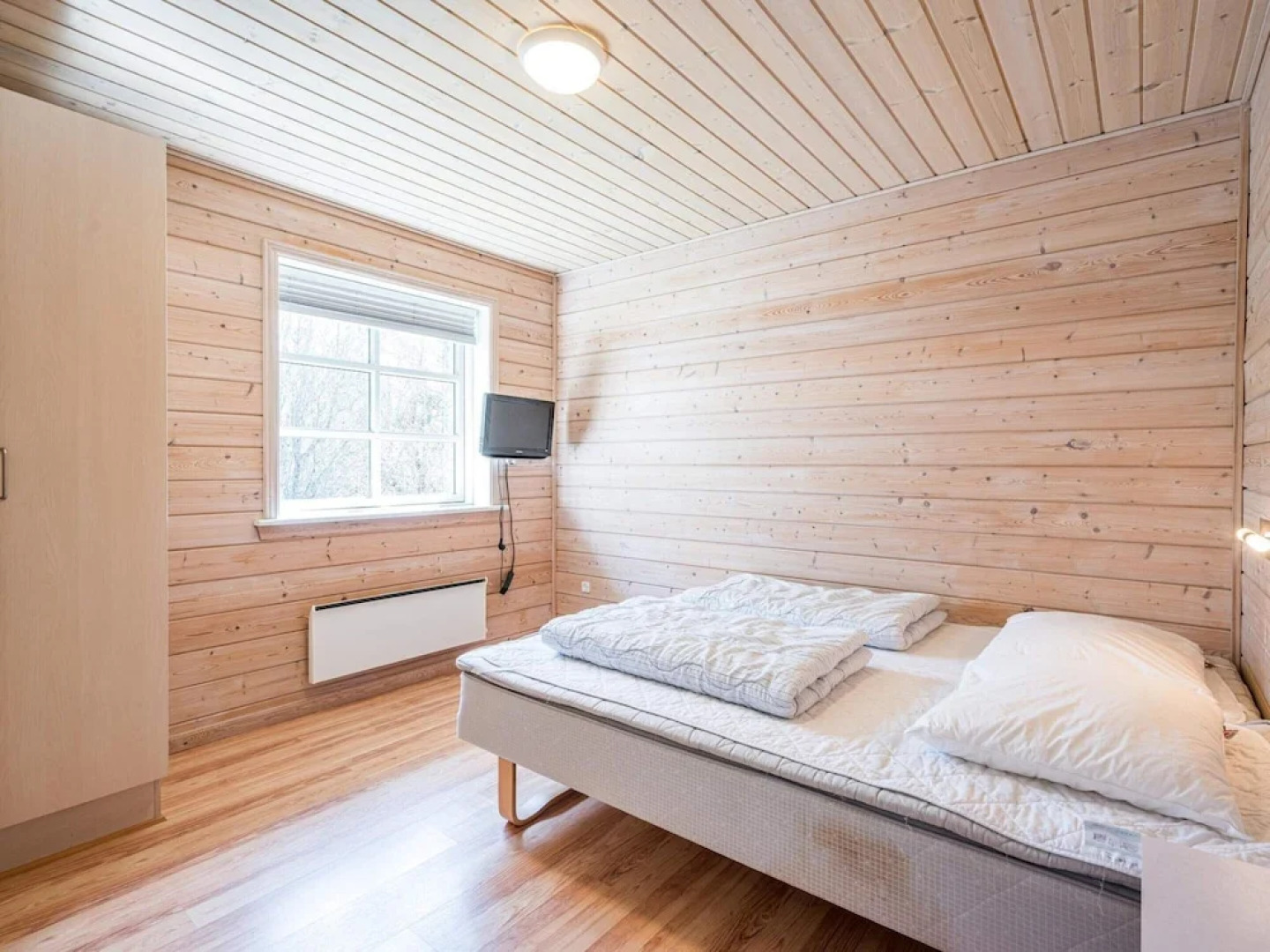 Modern Woodland Retreat-by Traum