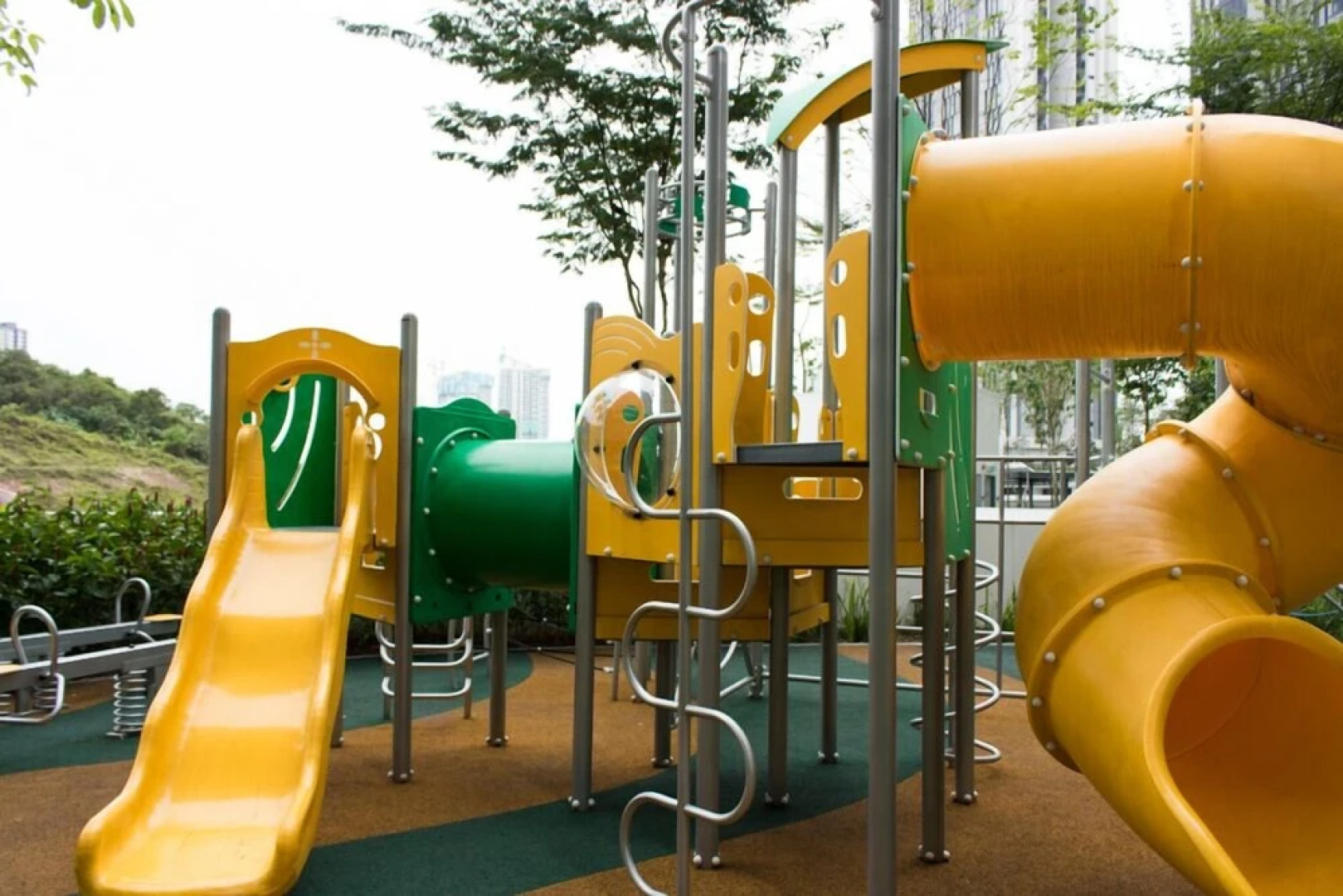 Cozy Condo at The Meridin Medini