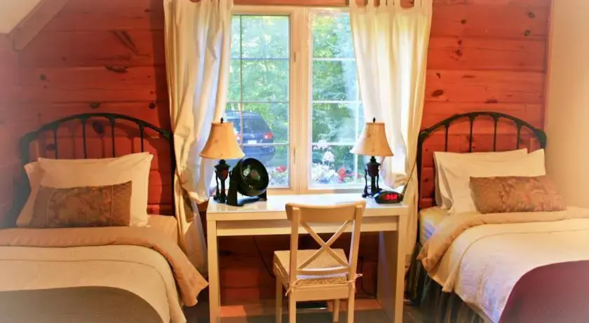Akané Log Home B&B