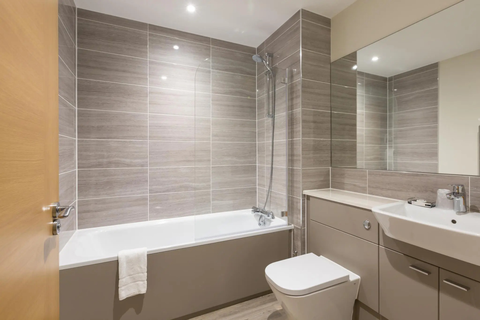 HOF - Solstice House Apartments